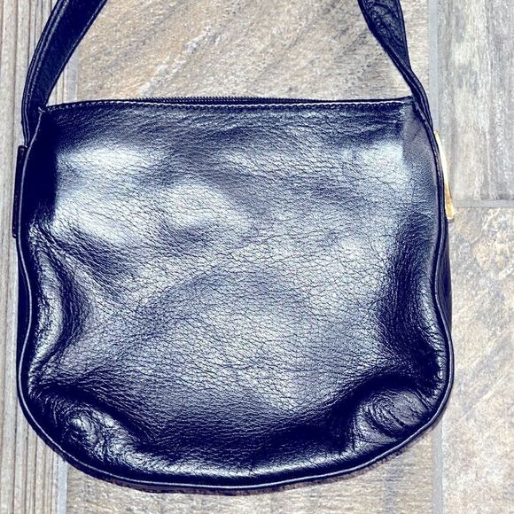Vintage Perlina New York black leather crossbody 7.5”x 7”x21” adjustable strap. - Picture 6 of 12